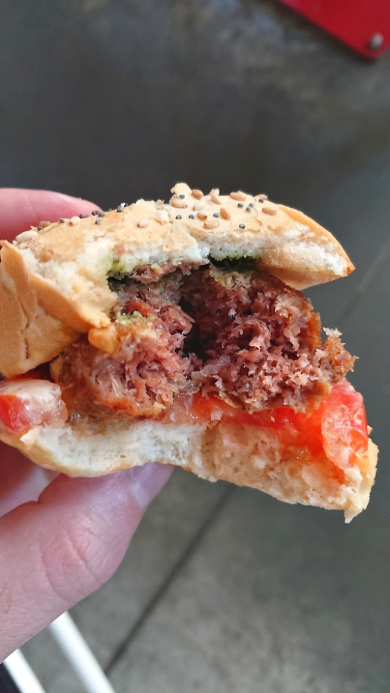 Hamburger carne sintetica beyond meat